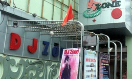 Nổ súng náo loạn quán bar