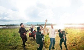 Hai ca khúc ở Top Trending chưa hạ nhiệt, Chillies ra mắt tiếp MV "Đường Chân Trời"