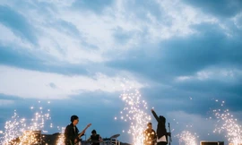 Chillies tung MV "Em Đừng Khóc" nhưng nữ chính... khóc từ đầu đến cuối