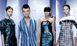 Mẫu Việt bị bịt miệng khi diễn trên sàn catwalk