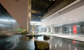 Sống giữa cuốn sách mở