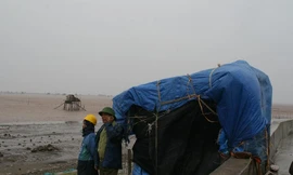 Nam Định: 5 người dân được cứu trên biển