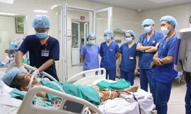 Các BS Bệnh viện E Trung ương hội chẩn ca bệnh. Ảnh: BV cung cấp