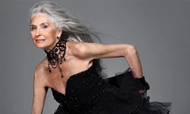 Siêu mẫu Daphne Selfe quyến rũ ở tuổi 83
