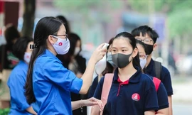 Hiệu trưởng Hà Nội đề xuất cho học sinh đến trường từ tháng 8: Nhiều ý kiến trái chiều