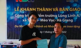 Trao tặng điểm trường mới cho Tiểu học Sơn Vĩ, Hà Giang