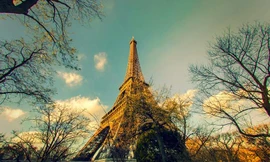 Tháp Eiffel có mấy tầng, được đặt theo tên của ai?