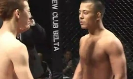 Hai võ sĩ Takeo Shiina (phải) và Jung Hyun Lee