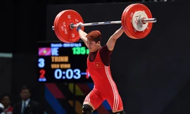 Lực sỹ Trịnh Văn Vinh lần đầu giành HCV giải thế giới