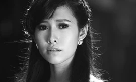 Phan Thu Quyên khoe dáng chuẩn với áo dài