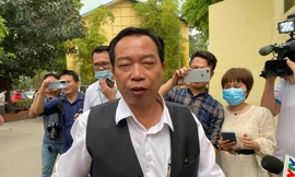 Ông Vương Văn Tịnh, Giám đốc Bệnh viện Tâm thần Trung ương I đã bị Bộ Y tế tạm đình chỉ công tác để kiểm điểm, làm rõ trách nhiệm và hợp tác với cơ quan điều tra.