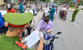 Công an Hà Nội sẽ cấp giấy đi đường có nhận diện cho các tổ chức/doang nghiệp và cá nhân.