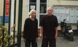 Vợ chồng ông Hợp