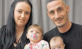 Chín tháng, hai lần sinh con