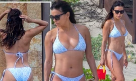 Eva Longoria diện bikini nóng bỏng ở tuổi 46