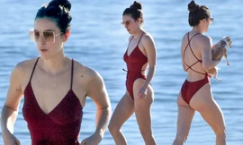 Con gái Bruce Willis từng để ngực trần xuống phố, khoe dáng với áo tắm