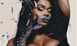 Sắc vóc nóng bỏng 'rực lửa' của người mẫu ngoại cỡ Precious Lee