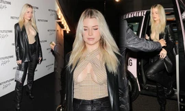 Em gái huyền thoại mẫu Kate Moss khoe ngực đầy với áo cắt xẻ 'hiểm hóc'