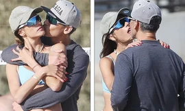 Alessandra Ambrosio liên tục ôm hôn tình mới mặn nồng ở biển
