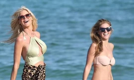 Hoa hậu Thụy Điển gây ngưỡng mộ với thân hình nóng bỏng ở tuổi U50