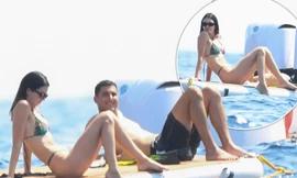 'Siêu mẫu đắt giá nhất thế giới' Kendall Jenner diện bikini khoe body cực phẩm