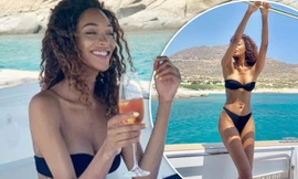 Siêu mẫu Jourdan Dunn khoe dáng đẹp như tạc tượng với áo tắm