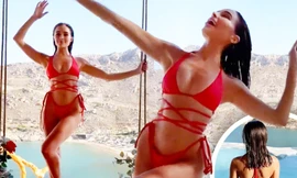 Hoa hậu Olivia Culpo phô body cực phẩm, đẹp 'nín thở' với bikini