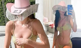 'Siêu mẫu đắt giá nhất thế giới' tung ảnh bikini phô body 'cực phẩm'