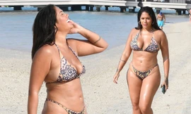 Sao truyền hình 9x tự tin khoe dáng ngoại cỡ với áo tắm