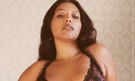 Sắc vóc nóng bỏng của người mẫu ngoại cỡ Paloma Elsesser