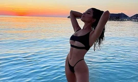 Hoa hậu Olivia Culpo đẹp như mộng giữa biển trời Maldives