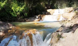 Nhóm học sinh rủ nhau đi tắm thác 11 tầng, 2 em đuối nước tử vong