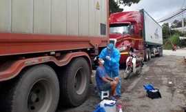 2 xe container chở nông sản Trung Quốc đến Đà Lạt