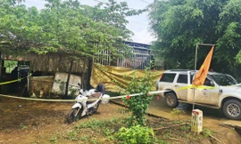 Cha dượng bắn chết con riêng của vợ rồi tự sát