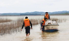 Tìm kiếm người mất tích trong lòng hồ thủy điện Đại Ninh
