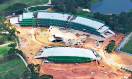 Tốn 32 tỷ tháo dỡ công trình sai phạm ở sân golf Đồi Cù - Đà Lạt