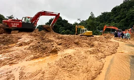 Thông xe trên đèo Bảo Lộc sau 2 ngày gián đoạn do sạt lở kinh hoàng 