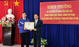 Đà Lạt khen thưởng tài xế taxi có hành động đẹp với du khách