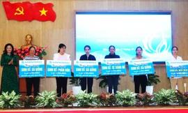 Trao nhiều mái ấm tình thương và sinh kế cho phụ nữ nghèo Bảo Lộc