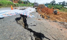Quốc lộ nối Đà Lạt với Nha Trang bị sạt lở nghiêm trọng