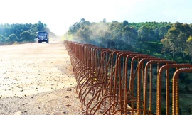 Nguy hiểm rình rập trên cây cầu khiến 2 ông cháu tử vong