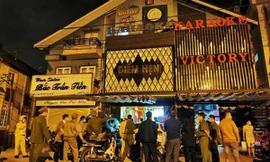 Hai quán karaoke bị thu hồi giấy phép 