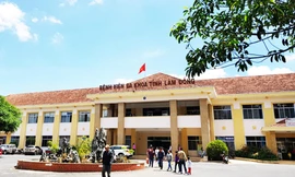 Thêm một trường hợp tử vong trong vụ 6 người nghi bị ngộ độc rượu