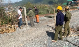 Rào chắn hàng chục đường mòn đấu nối trái phép với cao tốc Liên Khương