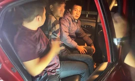 Người đàn ông lao vào ô tô trên quốc lộ 20