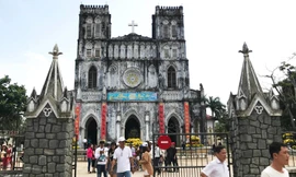 Nhà thờ cổ Mằng Lăng lưu giữ sách chữ Quốc ngữ đầu tiên của Việt Nam