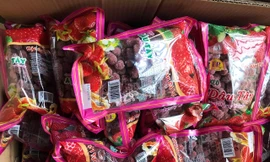 Gần 1 tấn hàng hóa trôi nổi đội lốt đặc sản Đà Lạt 