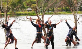 Những giọng ca nồng nàn và tiếng đàn nhị sưởi ấm đêm đông Đà Lạt