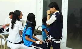 30 học sinh Lâm Đồng nhập viện sau khi ăn kẹo ‘lạ’ 