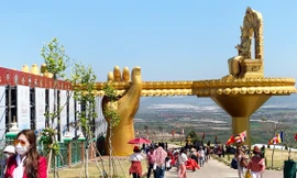 Đại bảo tháp kinh luân lớn nhất thế giới ở Lâm Đồng